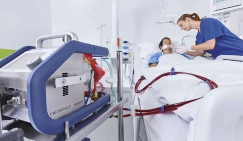 وبینار علمی استفاده از دستگاه اکسیژناسیون غشایی با گردش خون برون پیکری(ECMO)