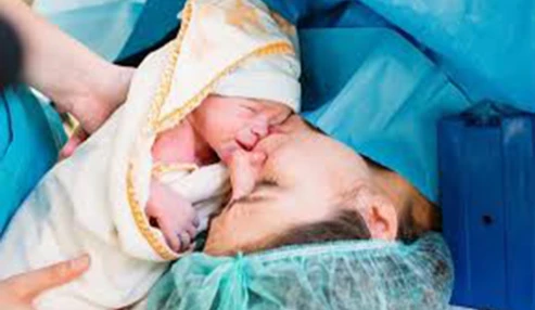وبینار علمی  مهارت آموزی زایمان طبیعی